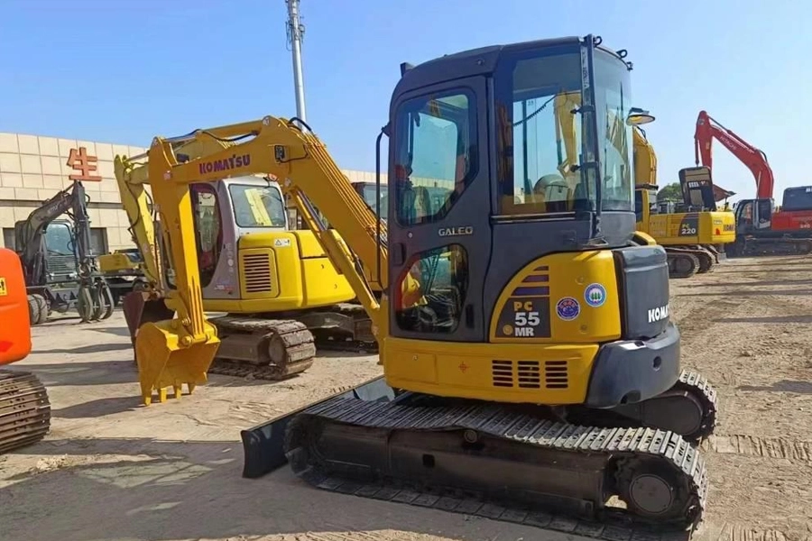 Máy xúc Komatsu PC55 